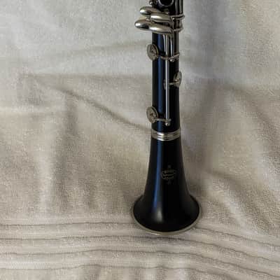 Buffet Crampon E11 Intermediate Bb Clarinet 2010s - Black image 2