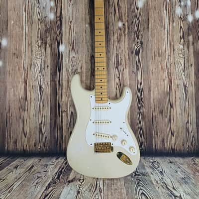 Fender LTD American Vintage 1957 Commemorative Stratocaster, MN, 2007 - VBL image 1