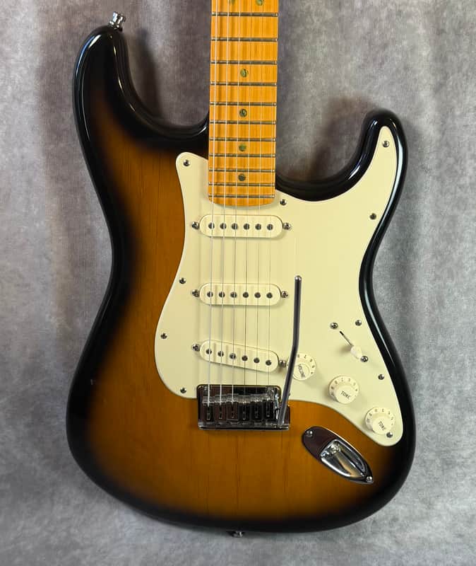 Fender American Deluxe Stratocaster Tobacco Burst w/OHSC 2003 - Tobacco Burst image 1
