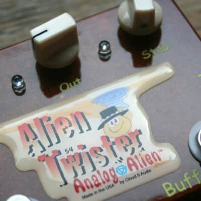 Analog Alien  "Alien Twister" image 2