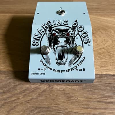 Snarling Dogs Crossroads ABY Splitter Footswitch SDP05 2009-2012 - Grey image 1