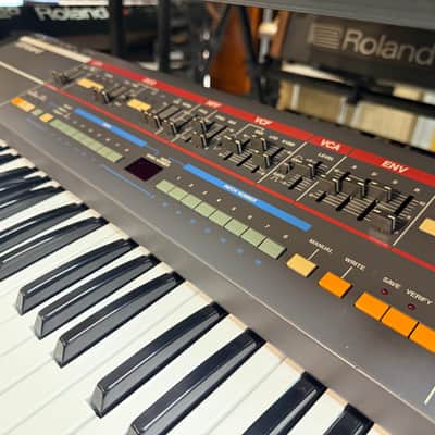 Roland Juno-106 61-Key Programmable Polyphonic Synthesizer 1984 - 1985 - Black image 5
