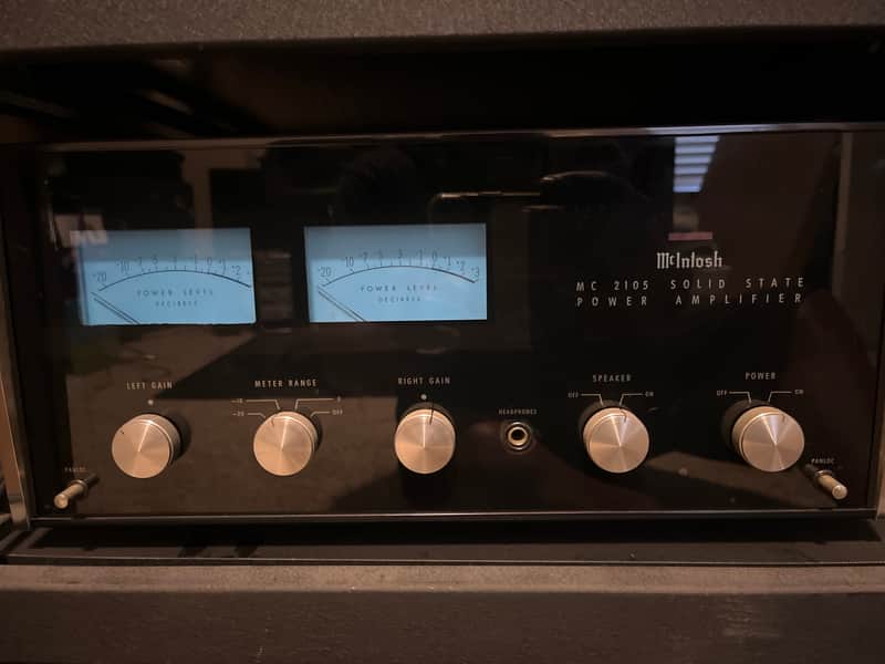 McIntosh MC2105 50-Watt Stereo Solid State Power Amplifier 1967 - 1977 - Black