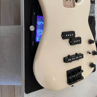 AMAZING Duff McKagan P Bass LOADED BODY image 1