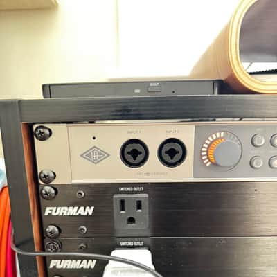 Universal Audio Volt 876 USB-C Audio Interface 2025 - Present - Gray image 3