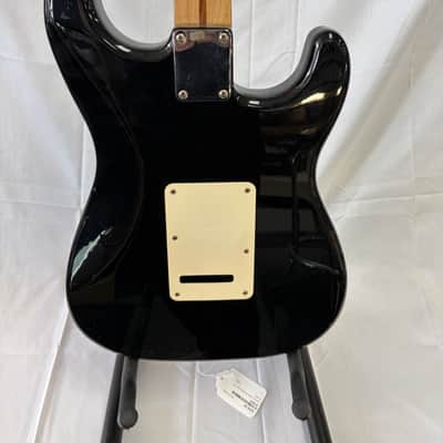 Fender Standard Stratocaster - Black image 4