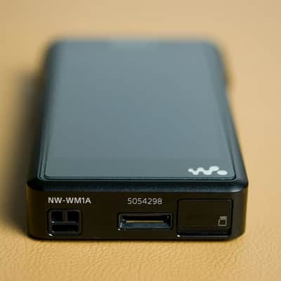 SONY NW-WM1A Signature Series Walkman / Hi-res Digital Audio Player (Japan Model) image 11