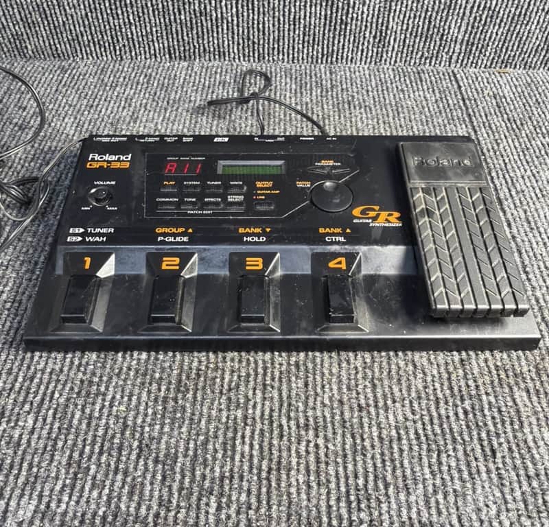 Roland GR-33 Guitar Synthesizer | Reverb