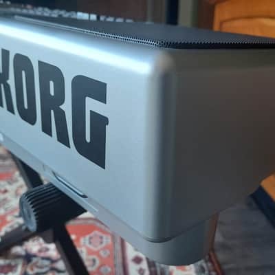 Korg Pa80 Expanded / 61 Keys Arranger Workstation 2002 Silver image 3