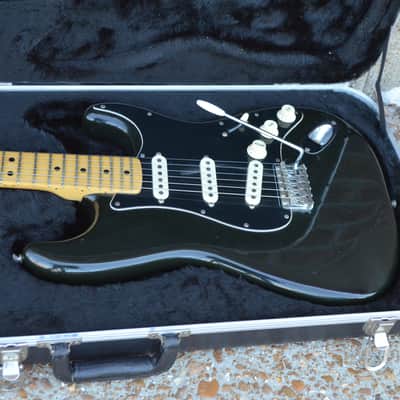 1975 Fender Stratocaster Black image 10