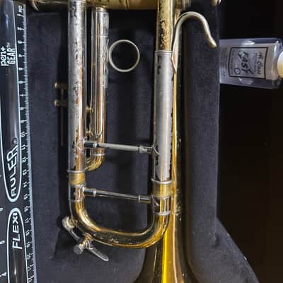 Great Playing Pre-Owned Bach 37 Stradivarius Trumpet in Lacquer from the 80's! image 9
