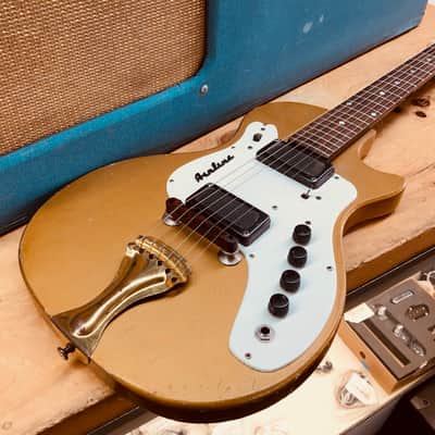 Airline 7214 1960's Mini Electric Guitar with 5-Watt Amp Case image 5