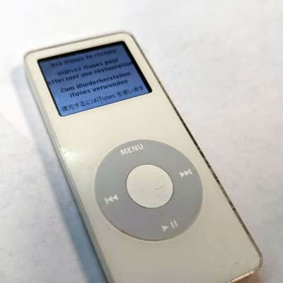 Apple iPod Nano 1st Generation 2GB White A1137 MP3 Player - Tested image 2