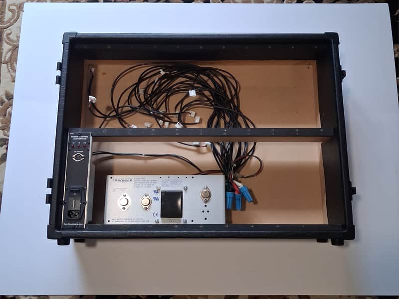 Synthesizers.com QCP22 Portable Case + Lid + QPS1 Power + Q137 Power Interface image 1