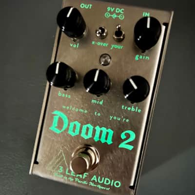 3Leaf Audio Doom 2 Gray 2024 (fluorescent mat white, monochrome) image 1