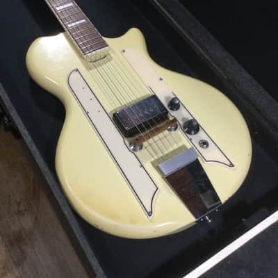 Supro Town and Country 1961 - Blonde image 3