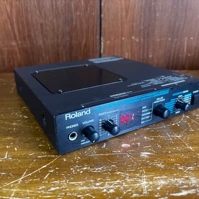 Roland JV-1010 64-Voice Synth MIDI sound module New battery