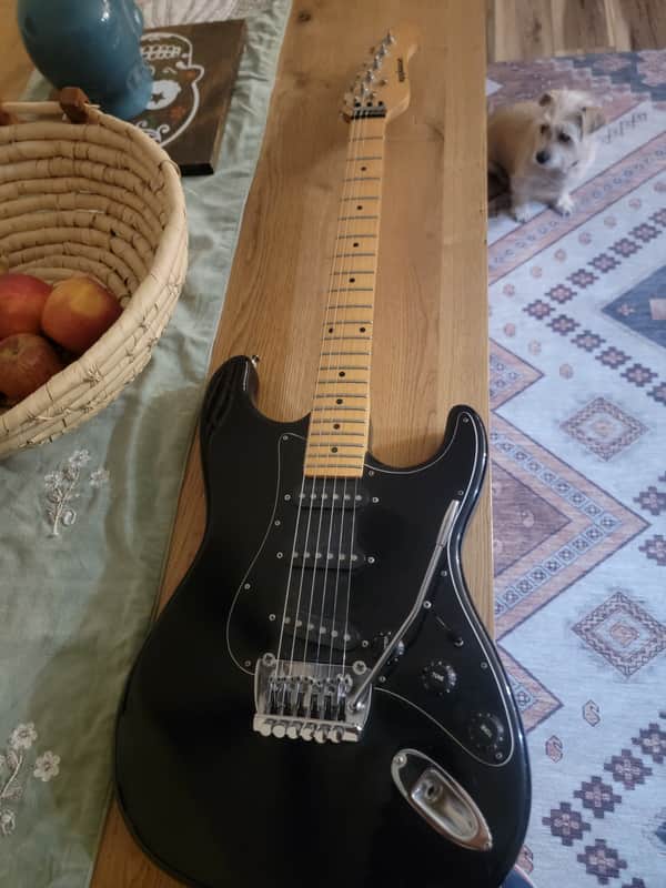 Applause Strat s/s/s Mid 90's - Black image 1