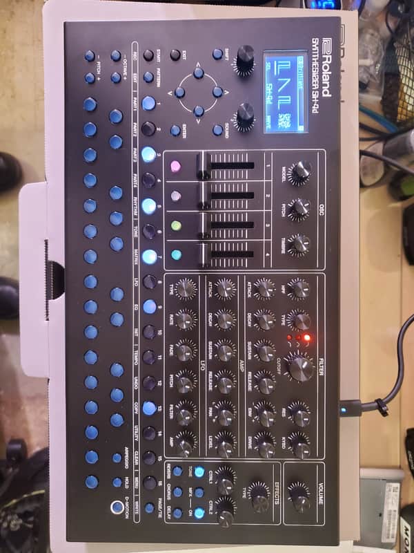 Roland SH-4D Polyphonic Desktop Synthesizer image 1