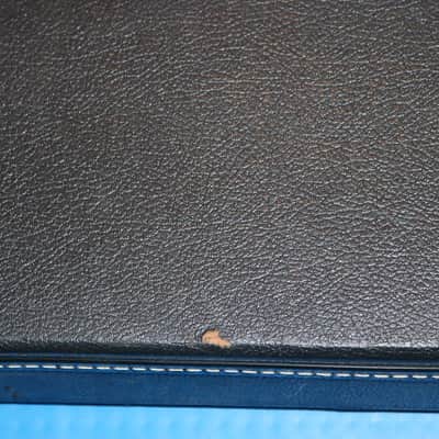 Vintage 1970s Gibson Bass Case - No Tariffs image 4