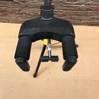 Hercules Dual Guitar Stand – Two-Instrument Folding Stand image 5