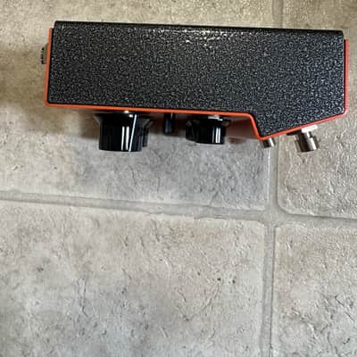 Suhr thornicus fuzz 2026 - Orange image 3