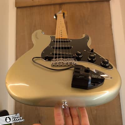 Fender Stratocaster 25th Anniversary – Used – Silver – with Roland GK-2 Pickup and Hardshell Case image 4