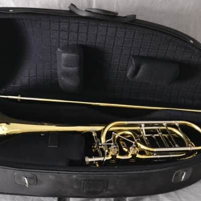 Trombon Bajo Shires Q36YR como nuevo image 24