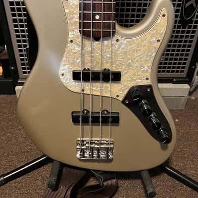 1996 Suhr Era Fender American Deluxe Jazz Bass with Rosewood Fretboard Shoreline Gold image 2