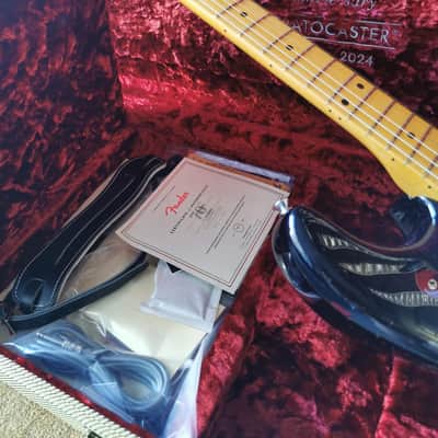Fender 70th Anniversary American Vintage II 1954 Stratocaster 2024 - 2-Color Sunburst image 4
