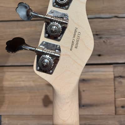 G&L ASAT Semi-Hollow Fretless Bass - Pearl White image 6