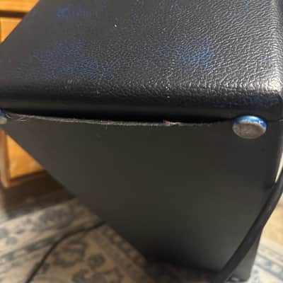 Fender '68 Custom Deluxe Reverb 2-Channel 22-Watt 1x12" Guitar Combo 2013 - Present - Black image 2