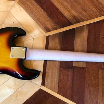 NEW Vintage VJ75 ReIssued Maple Fingerboard Bass Guitar ~ 5-String ~ Sunburst image 12