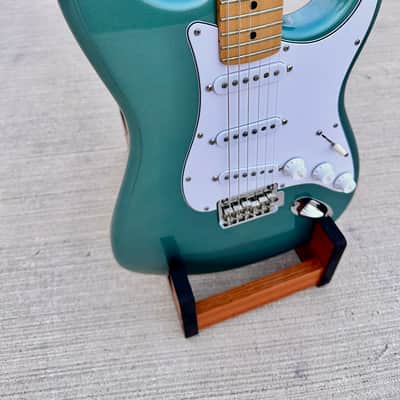 Fender Player Stratocaster with Maple Fretboard 2019 - Tidepool image 3