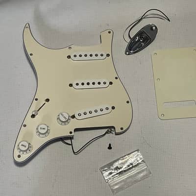 2006 MIM Fender Mexico Stratocaster Lefty White Loaded SSS Pickguard 11 Screw 3 Ply image 1