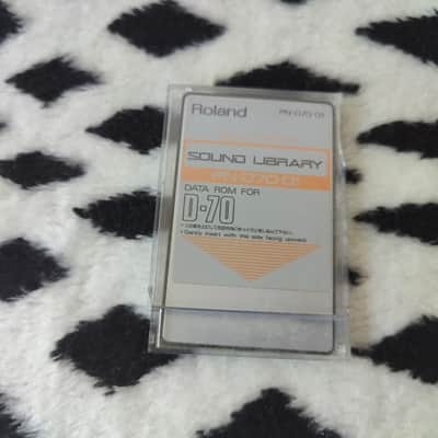 Roland PN-D70-01 Global Collection Sound Library Data ROM Card for D70 with case and Manual image 1