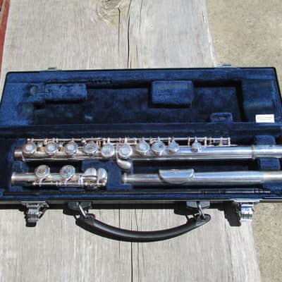 Yamaha YFL-261 Standard Open Hole Flute | Reverb