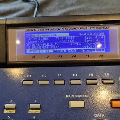 Akai MPC2000XL MIDI Production Center 2000 - 2005 - Grey image 2