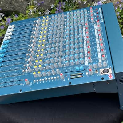 Allen & Heath MixWizard WZ3 20S 12-Channel / 20-Input Stereo Mixer 2004 - 2013 - Blue image 9