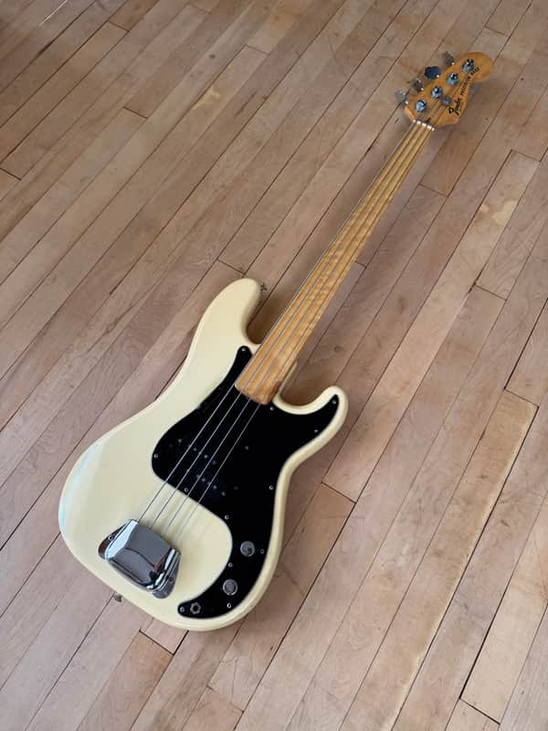 Fender Precision Bass Fretless