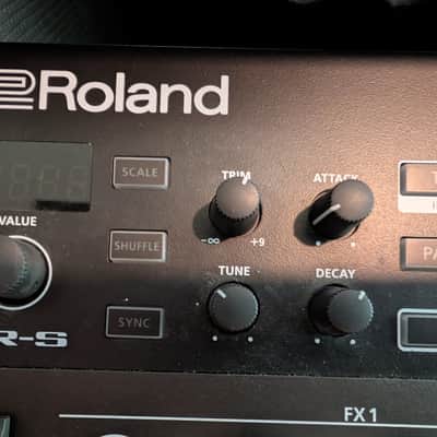 Roland DJ-808 4 Channel controller with Odyssey flight case Bought in 2024 - Black image 9