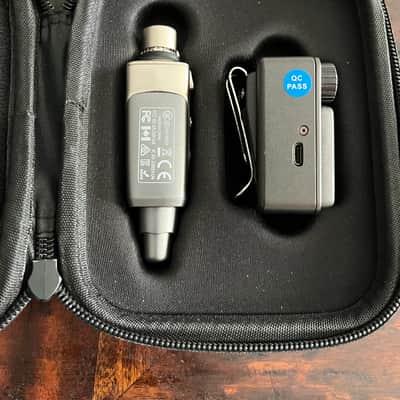 Xvive U4 Wireless In-Ear Monitor System.Unused image 5