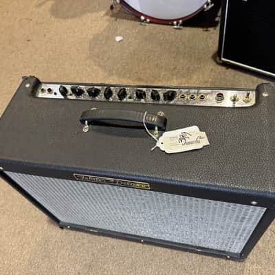 Fender Hot Rod Deluxe 3-Channel 40-Watt 112 1x12" Tube Guitar Combo Amplifier - Local Pickup Only image 2