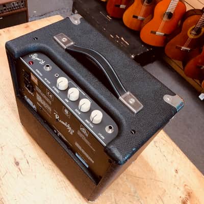 Fender Rumble 15 V3 Bass Combo Amp image 4