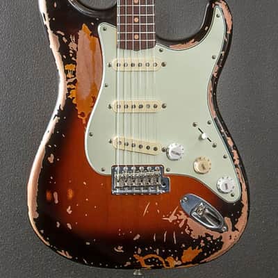 Fender Mike McCready Signature Stratocaster 2023 - Present - 3-Color Sunburst Relic image 1