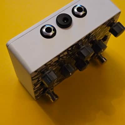 Old Blood Noise Endeavors Fault Overdrive / Distortion V1 2017 - 2019 - Graphic image 7
