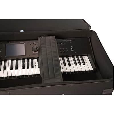 Gator  GK Lightweight Keyboard Case on Wheels 49 Key NEW - BLACK image 4