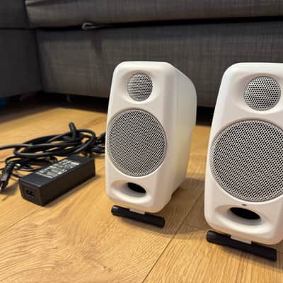 IK Multimedia iLoud Micro Monitor Pro Active Studio Monitor - Pair 2024 - Present - White image 2