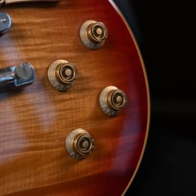 Gibson Les Paul Standard with '50s Neck Profile 2002 - 2007 - Heritage Cherry Sunburst image 2