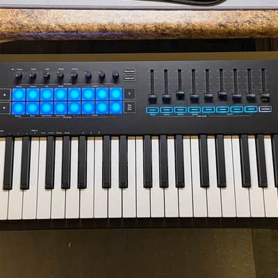 Novation Launchkey 88 MKIII MIDI Keyboard Controller 2022 - Present - Black